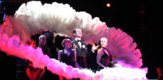 All that jazz: 'Chicago' brings grit and glamour to Paris