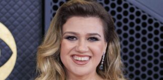 Kelly Clarkson’s Love Lifestyles Nonetheless Plagued Through ‘Overwhelming’ Time table