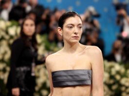 Lorde ‘Impressed’ After Parting Techniques With Common