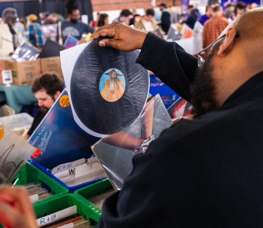 Touring Report Honest VINYLCON! Makes NYC Debut in Brooklyn on June 13 and 14
