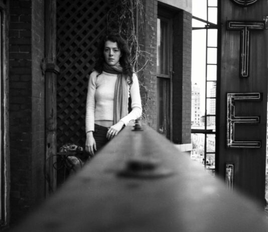 Melissa Auf der Maur Finds ’90s Demos For New Assortment