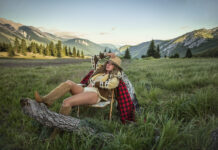 Shania Twain, Josh Homme Take a look at On New ‘Denims’