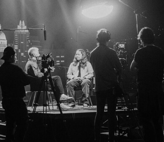 Watch Billy Strings Select Up A Hurricane On ‘Austin Town Limits’