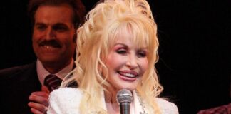 Dolly Parton’s Sister Name Out ‘Rubbish’ Posts
