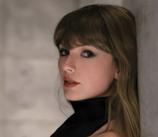 Replace: Taylor Swift Tremendous-Sizes ‘Showgirl’